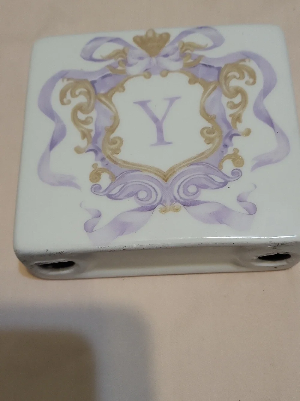'Y' Monogram Decor - Picture 2 of 6
